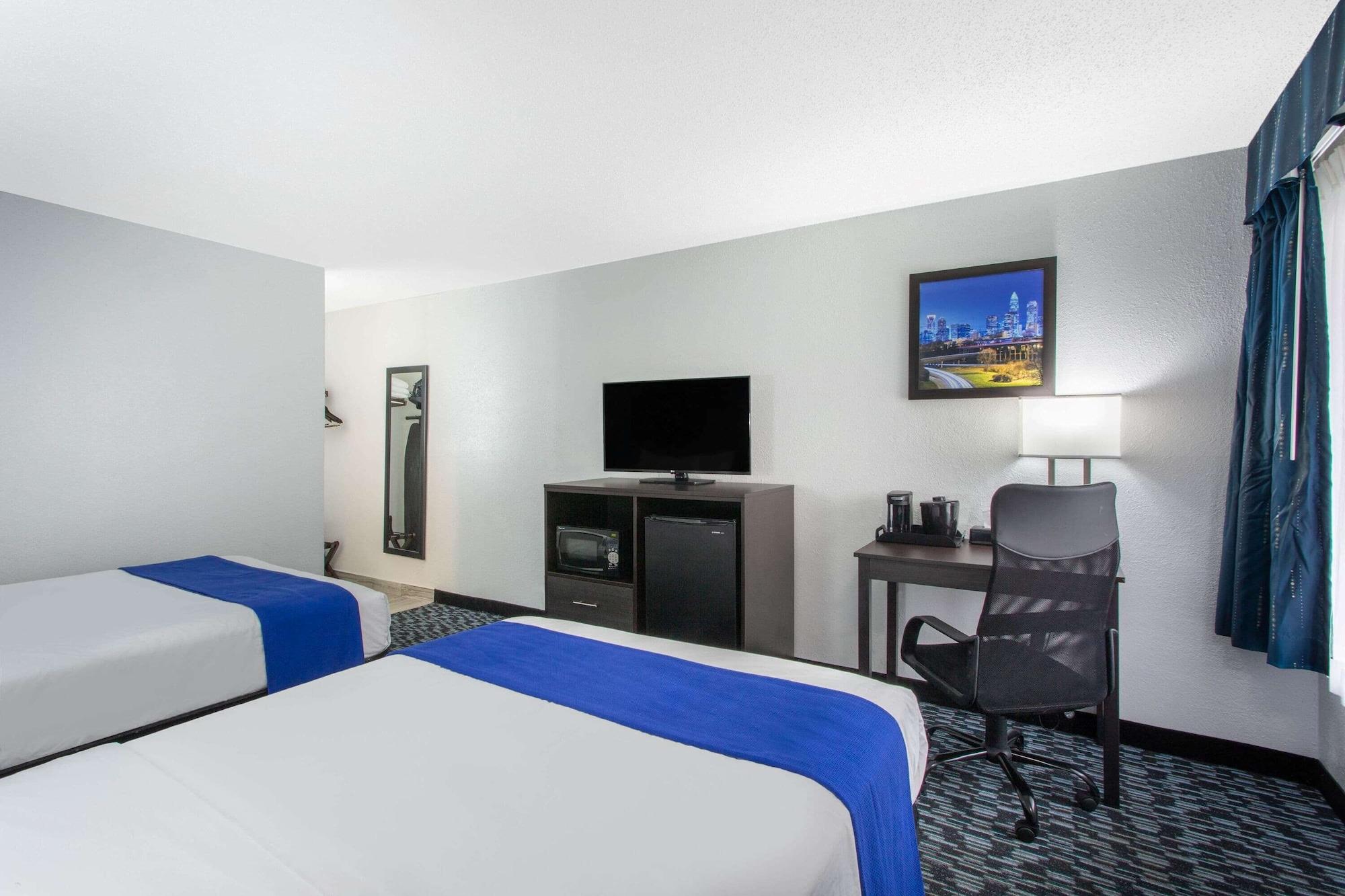 Baymont By Wyndham Charlotte University Kültér fotó