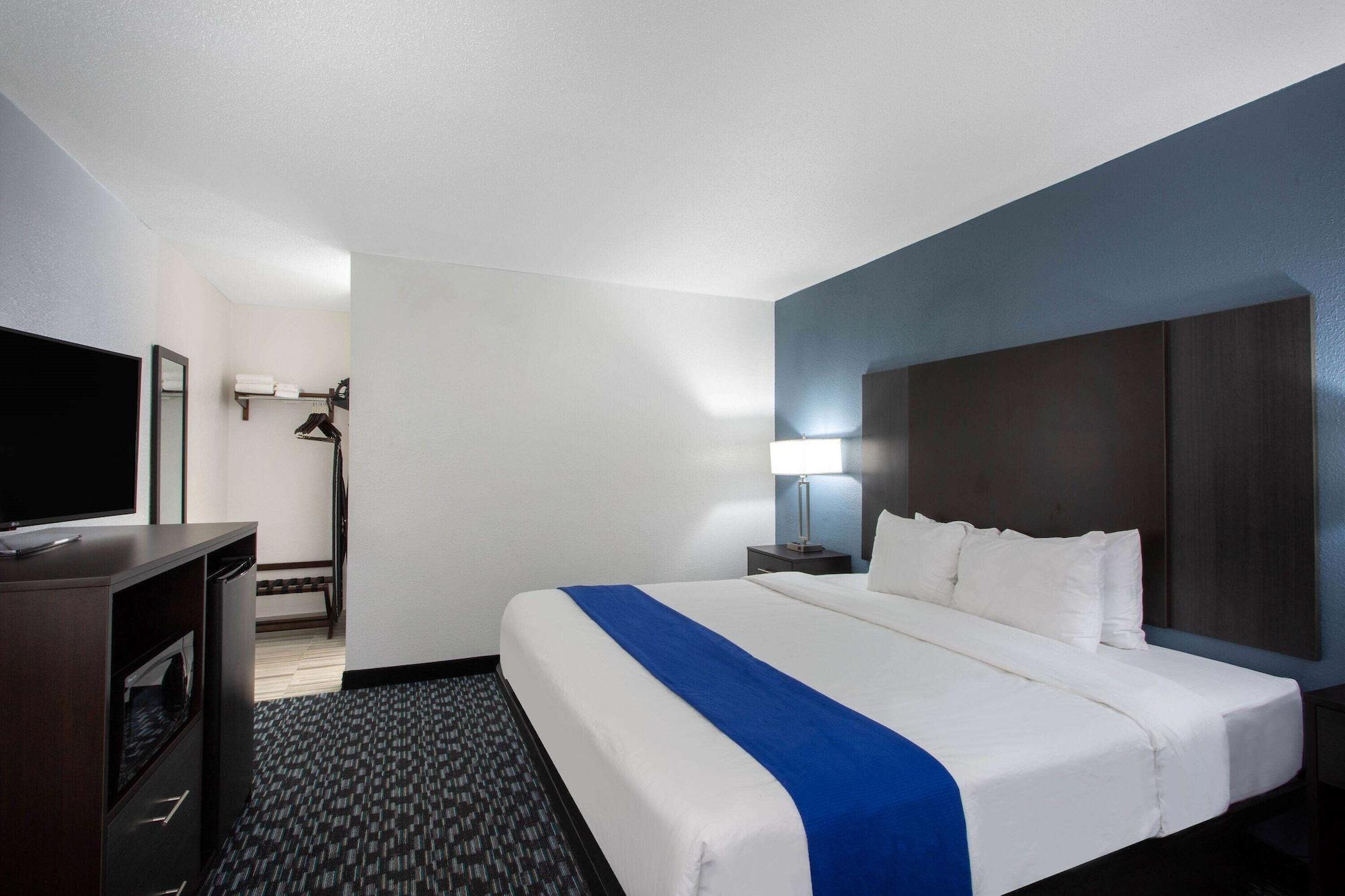 Baymont By Wyndham Charlotte University Kültér fotó